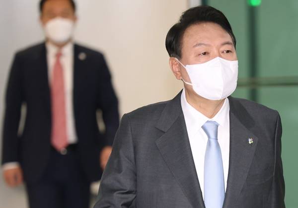 사진은 지난 10일 서울 용산 대통령실 청사로 출근하는 윤 대통령. /사진=대통령실사진기자단 제공