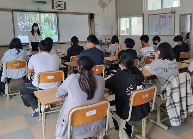 유휴공간을 활용한 산림치유 프로그램. 국립산림치유원 제공 *재판매 및 DB 금지