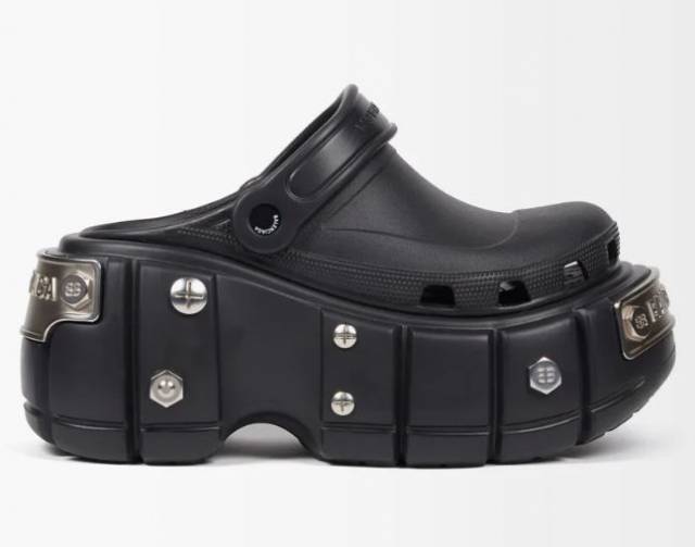 크록스와 발렌시아가가 협업한 플랫폼 뮬. /사진 출처=스톡엑스