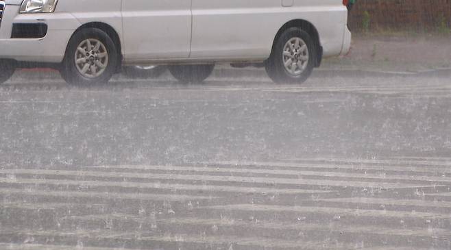 전주 등 6개 시군 폭염주의보, 강풍 동반 소나기 내려 이미지