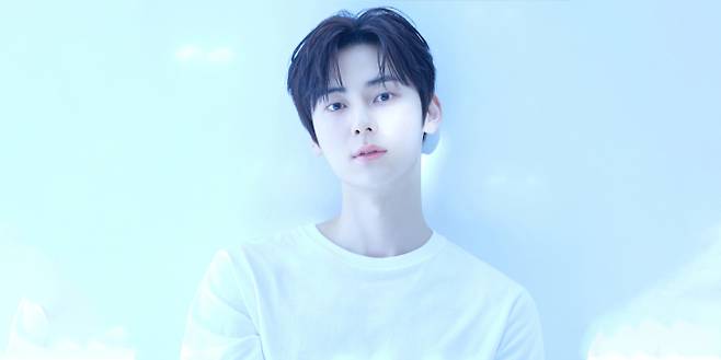 ©플레디스엔터테인먼트 '황민현' 프로필 사진