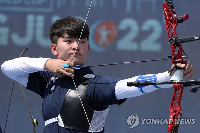 지난 5월 광주에서 열린 월드컵 2차 대회에서 김제덕의 경기 장면 [광주=연합뉴스]