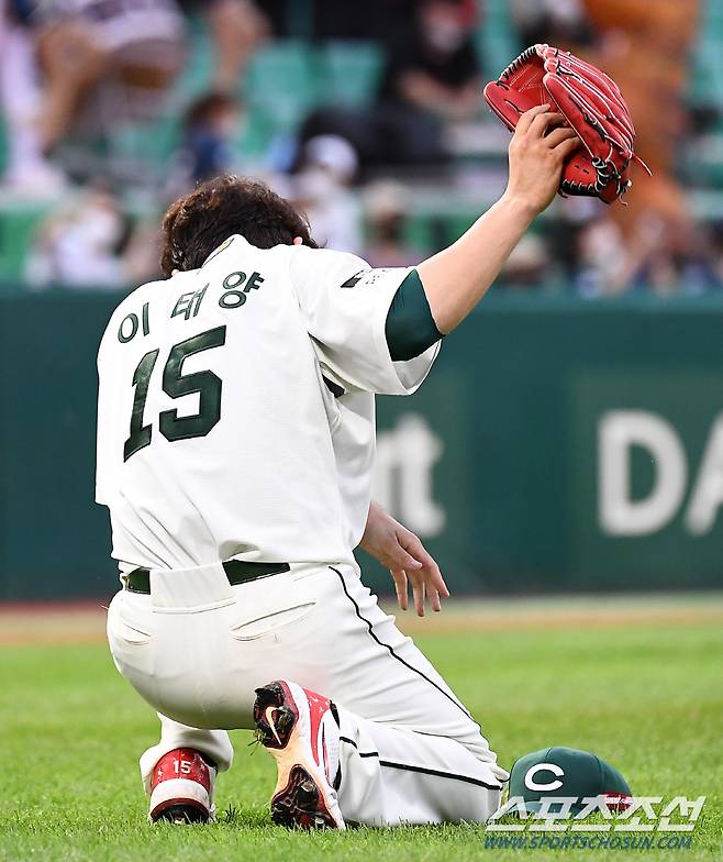 본인 실수에 더 화가나서 그만...