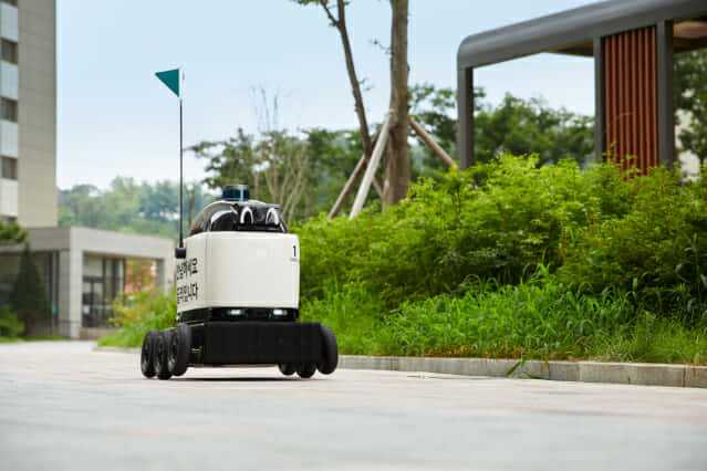 우아한형제들의 실외 자율주행 배달로봇 딜리드라이브