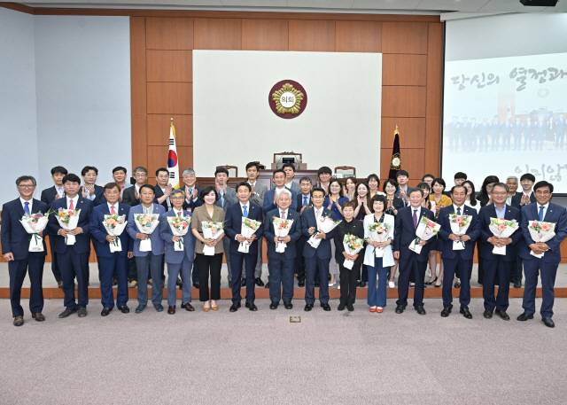 ▲ 제11대 강릉시의회가 최근 제299회 임시회 제2차 본회의를 끝으로 4년간의 의정활동을 모두 마무리했다.