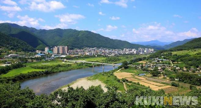 인제 아미산에서 바라 본 인제 시가지 전경&nbsp;