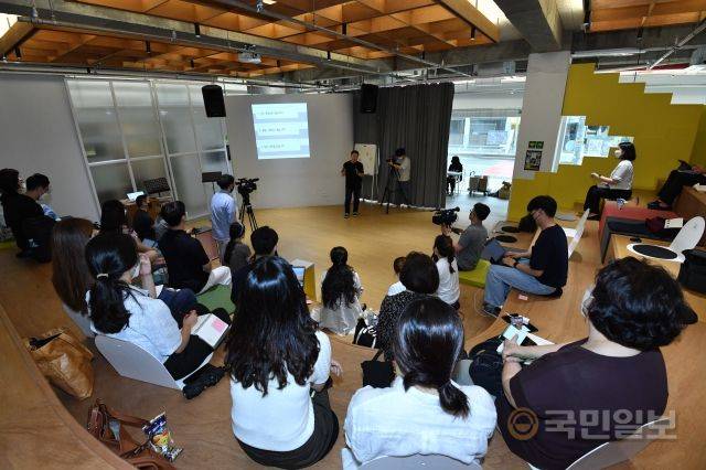 웨이프로젝트 콘퍼런스에 참석한 청중들이 '이단'을 주제로  강의를 진행하는 조믿음 목사 교육을 귀기울여듣고있다. 신석현 포토그래퍼