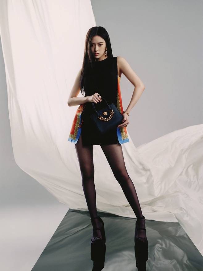 걸그룹 '아이브'(IVE)' 안유진. /사진=베르사체