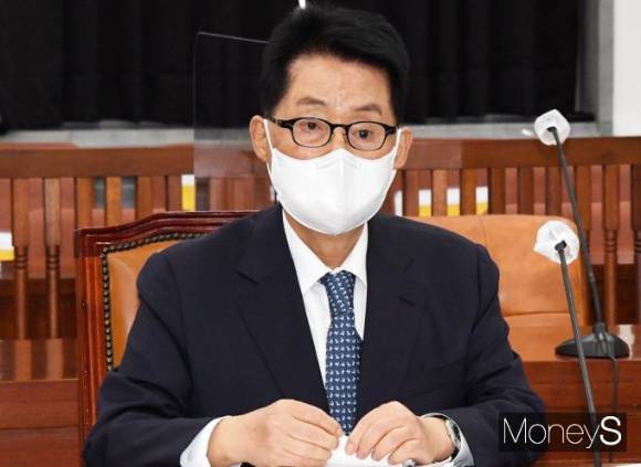 박지원 전 국정원장이 윤석열 대통령을 향해 신중한 발언을 해달라고 건의했다./사진=임한별 기자