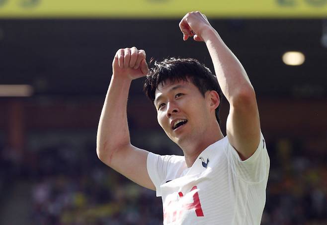 27일(한국시각) 유럽 축구 통계매체에 따르면 손흥민이 아시아 선수 중 시장 가치가 가장 높았다. 사진은 올시즌 최종전서 골 넣고 기뻐하는 손흥민. /사진=로이터