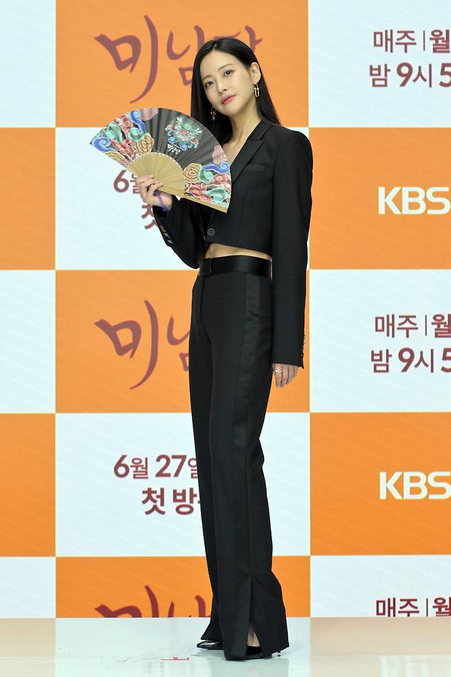 배우 오연서가 27일 오후 온라인으로 진행된 KBS2 월화드라마 '미남당' 제작발표회에 참석해 포즈를 취하고 있다.  '미남당'은 카카오 페이지 공모전에서 대상을 수상한 화제작 '미남당-사건수첩'을 원작으로 하는 전직 프로파일러이자 현직 박수무당의 좌충우돌 미스터리 코믹 수사극이다. / 사진제공=KBS /사진=김창현 기자 chmt@