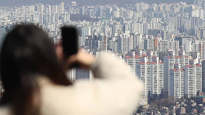 서울 남산에서 바라본 아파트 [연합뉴스 자료사진]