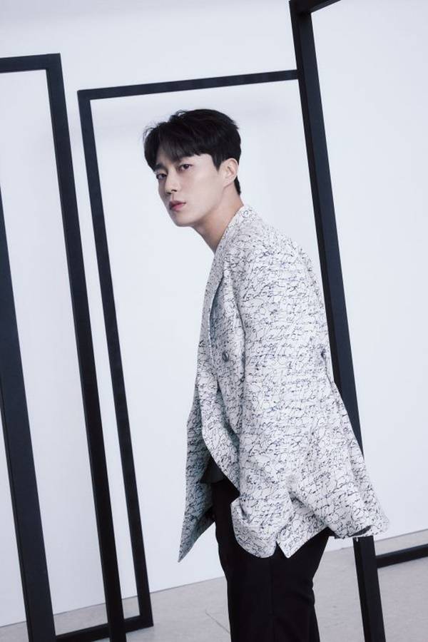 윤두준, 사진제공=어라운드어스엔터테인먼트