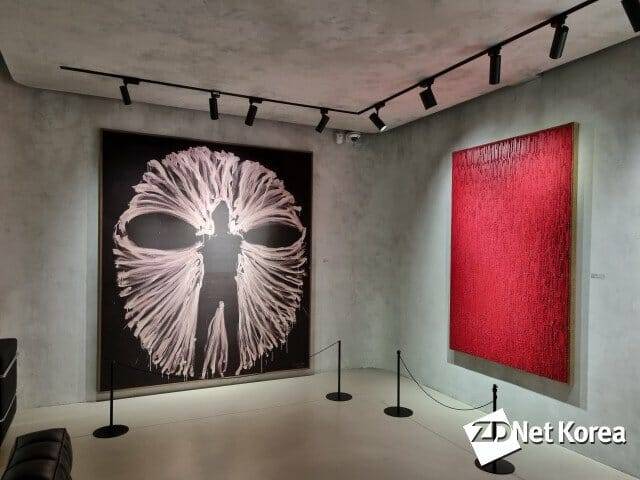 테사뮤지엄 전시 중인 하종현, 이건용 작가 작품