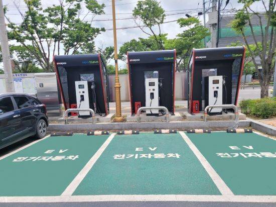 경북 경산시에 설치된 전기자동차 충전시설 모습.