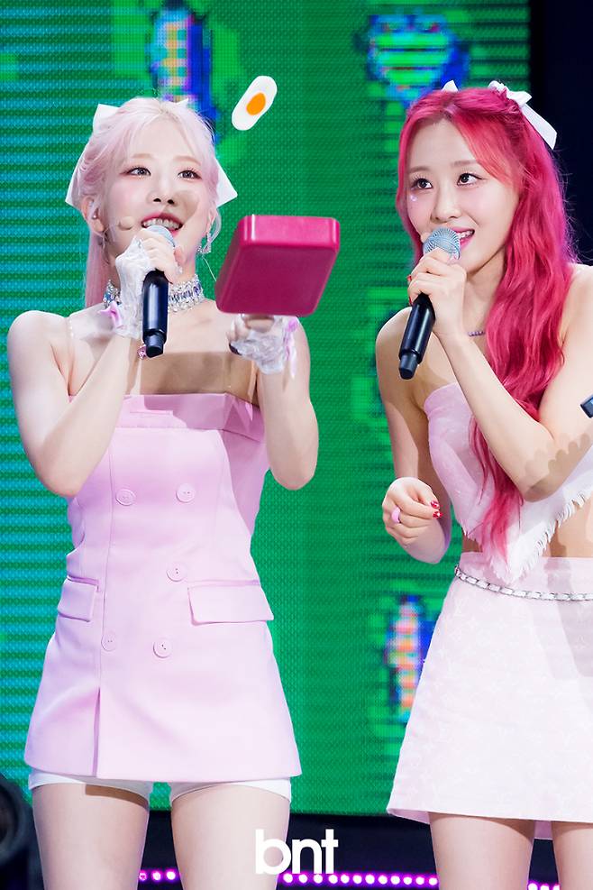 이달의 소녀 김립-이브 '긴장과 궁금증으로 가득한 눈빛'