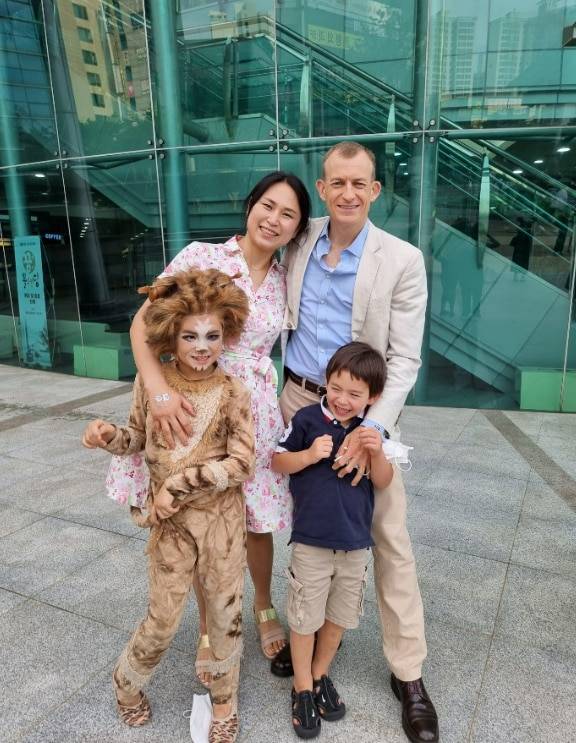 로버트 켈리 교수 가족사진 /로버트켈리 트위터