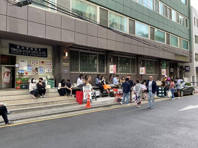 기연아회, 마작 클래스, 기연상회 등 다양한 행사가 열리기도 한다.