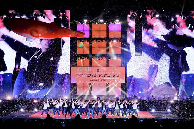 4월 미국 라스베이거스에서 열린 BTS 퍼미션 투 댄스 온 스테이지 공연 모습. 빅히트뮤직 제공