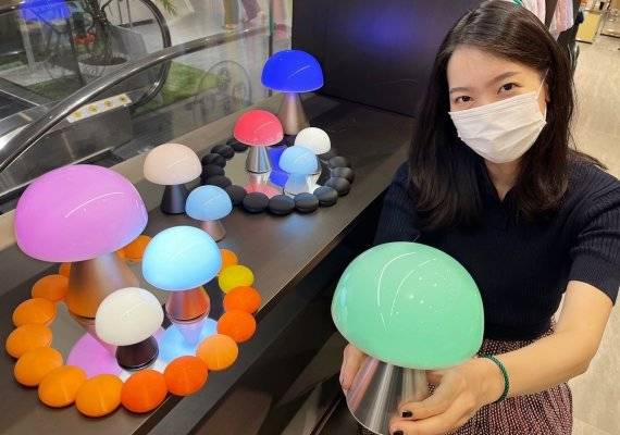 갤러리아百 "심플한 조명으로 집안