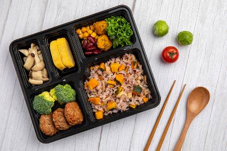 편의점에서 판매 중인 즉석조리식품은 단위가격(100g당 가격 등)이 표시되지 않거나 동일 제품이더라도 유통 채널에 따른 가격 편차가 큰 것으로 확인됐다. 사진은 기사와 직접적인 관련 없음. /사진=이미지투데이