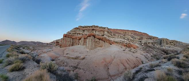 ‘침묵의 도시’라 불리는 붉은 사암은 그리스 신전을 닮았다.