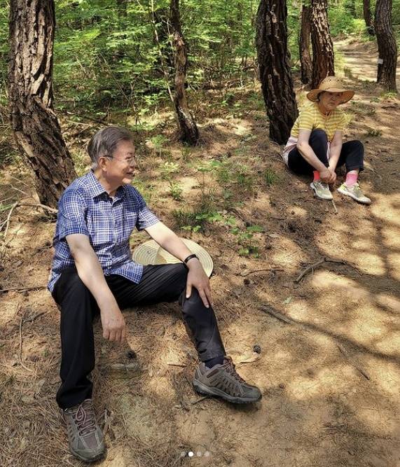 - 문재인 전 대통령 인스타그램 캡처