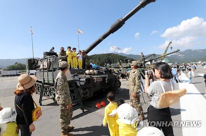 2019년 지상군페스티벌·군문화축제 관람객들 [연합뉴스 자료사진]