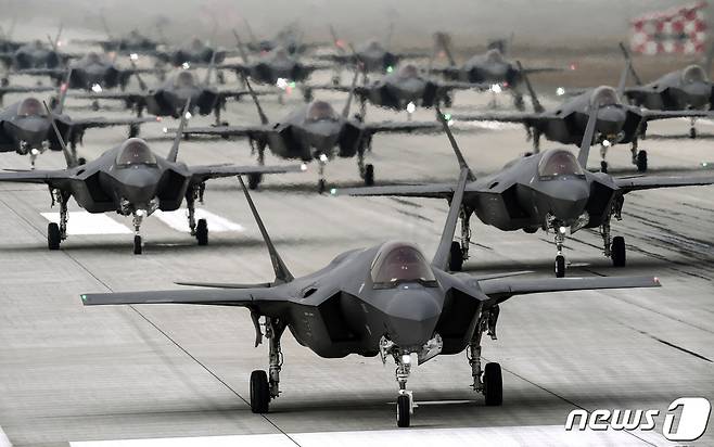 공군 F-35A 전투기 '엘리펀트 워크' 훈련. (국방부 제공) 2022.3.25/뉴스1