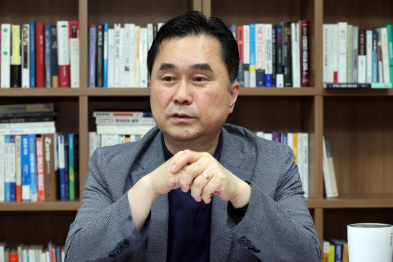 김종민 더불어민주당 의원이 29일 국회 의원회관 사무실에서 파이낸셜뉴스와 현안 인터뷰를 하고 있다. 사진=박범준 기자