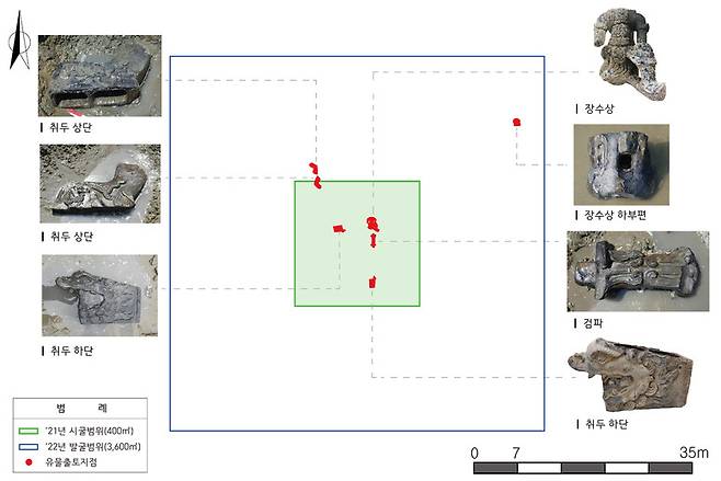 태안 갯벌에서 나온 왕궁 장식기와 유물들의 출토 현황도. 700 대 1 축적이다.