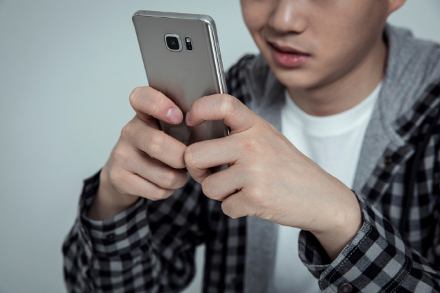 주변에서 빈번하게 일어나는 사이버불링이 피해자의 극단적 선택을 부추길 수 있단 연구 결과가 나왔다./사진=클립아트코리아