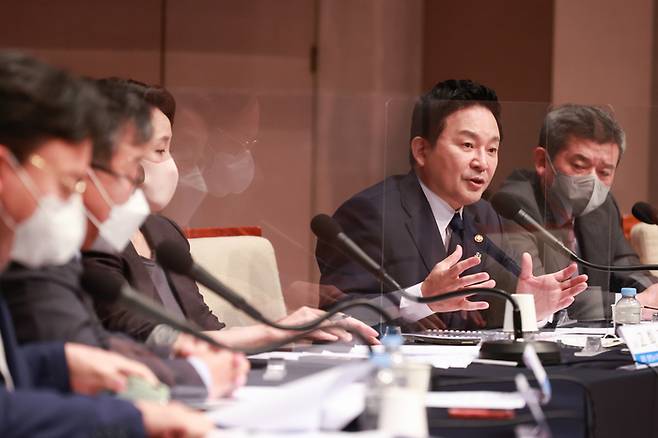 원희룡 국토교통부 장관이 29일 서울 중구 프레스센터 20층 회의장에서 열린 관훈클럽 초청토론회에 참석해 부동산 정책 등과 관련한 입장을 밝히고 있다. 국토교통부 제공