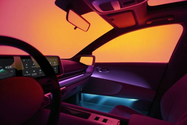 “이렇게 예쁠 일?”…세계 주요 랜드마크에 등장한 `현대차 아이오닉6` [사진제공=현대차]