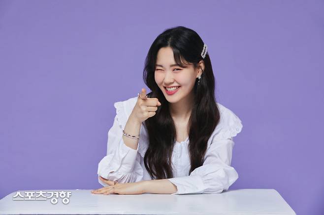 개그우먼 엄지윤. 사진 메타코미디