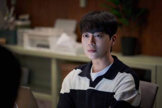 윤두준은 지난 24일 서울 서초구에 위치한 한 카페에서 본지와 만나 ENA '구필수는 없다' 관련 인터뷰를 진행했다. KT스튜디오지니 제공