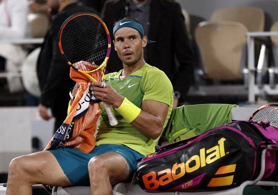휴식 시간이 주어지면 상대보다 늦게 코드에 복귀하는 나달. [로이터=연합뉴스]