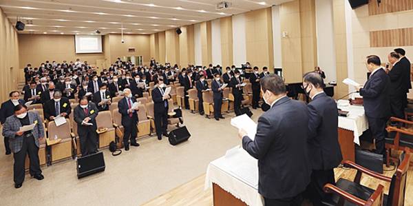 예장백석이 지난 27일 서울 서초구 총회본부에서 실행위원회를 열고 ‘차별금지법 제정 반대 및 개정사학법 반대를 위한 전국 기도회’를 개최하기로 결의했다. 예장백석 제공