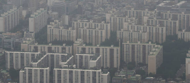 서울 시내의 아파트 단지가 뿌옇게 보이고 있다. (사진=뉴시스)