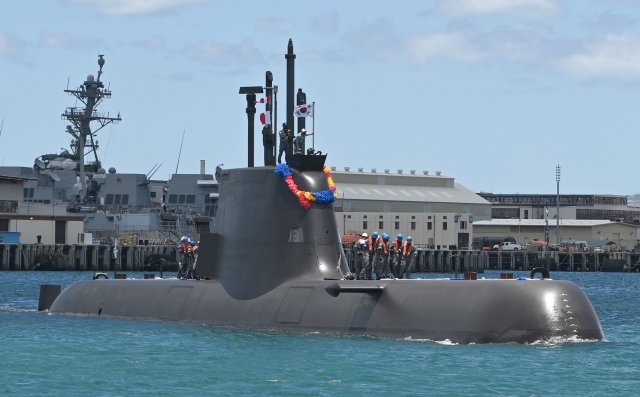 대한민국 해군 ‘신석돌’ 잠수함이 지난달 21일(현지식간) 진주만 합동 기지에 진입하고 있다. 미 해군 제공