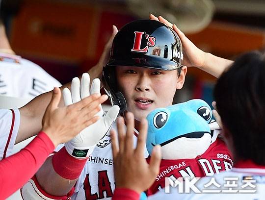 SSG 랜더스의 전의산이 데뷔 첫 연타석 홈런포를 쏘아올렸다. 사진(인천)=김영구 기자