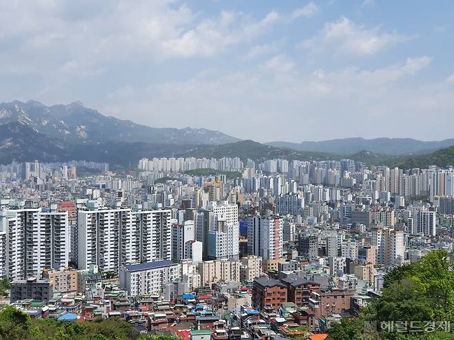 고물가시대가 겹치면서 주택 중개시장을 담당하는 공인중개사들 역시 ‘긴축 상태’에 들어섰다. 사진은 서울 시내 주택가 모습.[헤럴드경제DB]