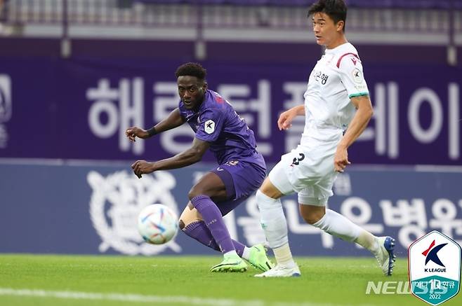 [서울=뉴시스]프로축구 K리그2 FC안양 아코스티 (사진 = 프로축구연맹 제공)