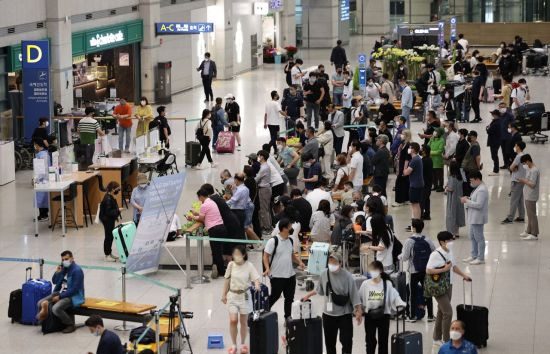 지난달 2일 인천국제공항 제1여객터미널 입국장의 모습. [이미지출처=연합뉴스]