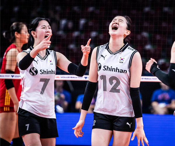 2022 FIVB 발리볼네이션스 리그에서 한국 이다현과 강소휘 모습.(사진출처=FIVB)