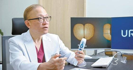 칸비뇨의학과의원 윤철용 원장은 “유로리프트는 수술·약물 치료로 겪는 부작용이 없는 전립샘비대증 치료법”이라며 “재발한 환자에게도 효 과적”이라고 말했다. 김동하 객원기자