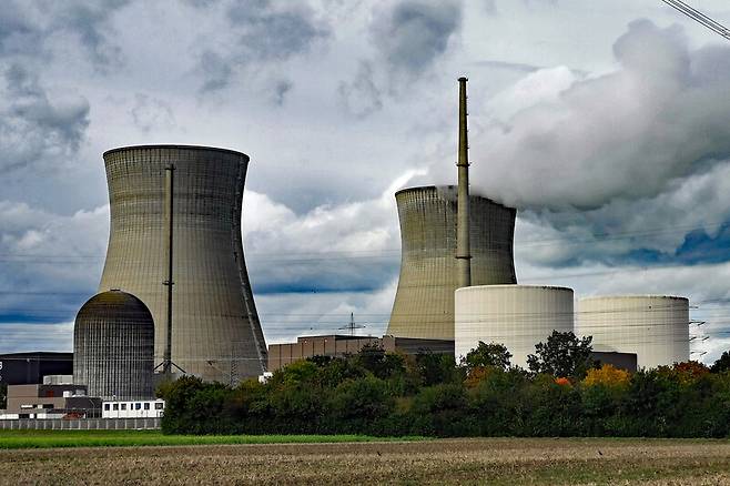 독일의 탈원전 정책으로 지난해 말까지 모두 폐쇄된 바이에른주 군트레밍겐 원자력발전소. 위키미디어 코먼스