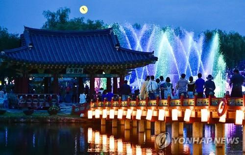 부여 궁남지 포룡정 [연합뉴스 자료사진]