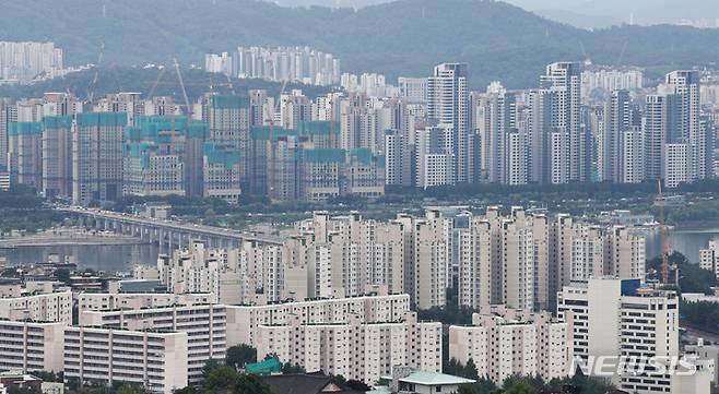 [서울=뉴시스]서울시내 아파트 단지. 뉴시스 자료사진.