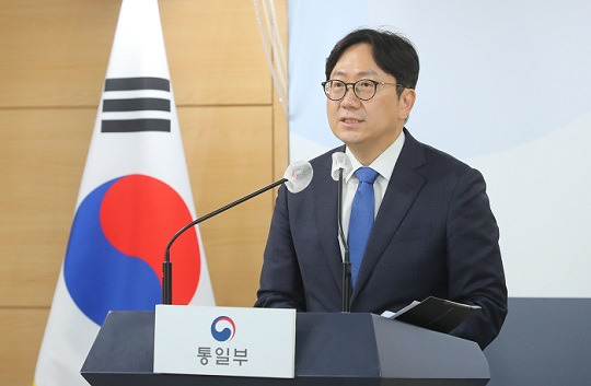 조중훈 통일부 대변인이 4일 오전 정부서울청사 브리핑실에서 정례브리핑을 하고 있다. Ⓒ연합뉴스